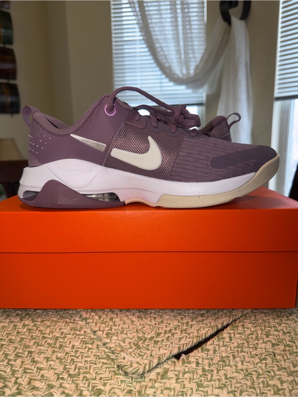 Nike women’s Zoom Bella 6 Lavender Athletic Sneakers size 8.5 new!! - Picture 5 of 10